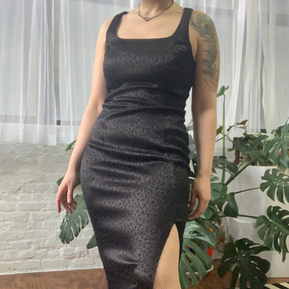 ✨ Bewitching slinky vintage 90s formal dress